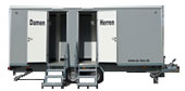 Unser silberner WC-Wagen drei und zwei